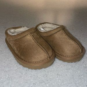 Cat & Jack Channing Clog Slipper